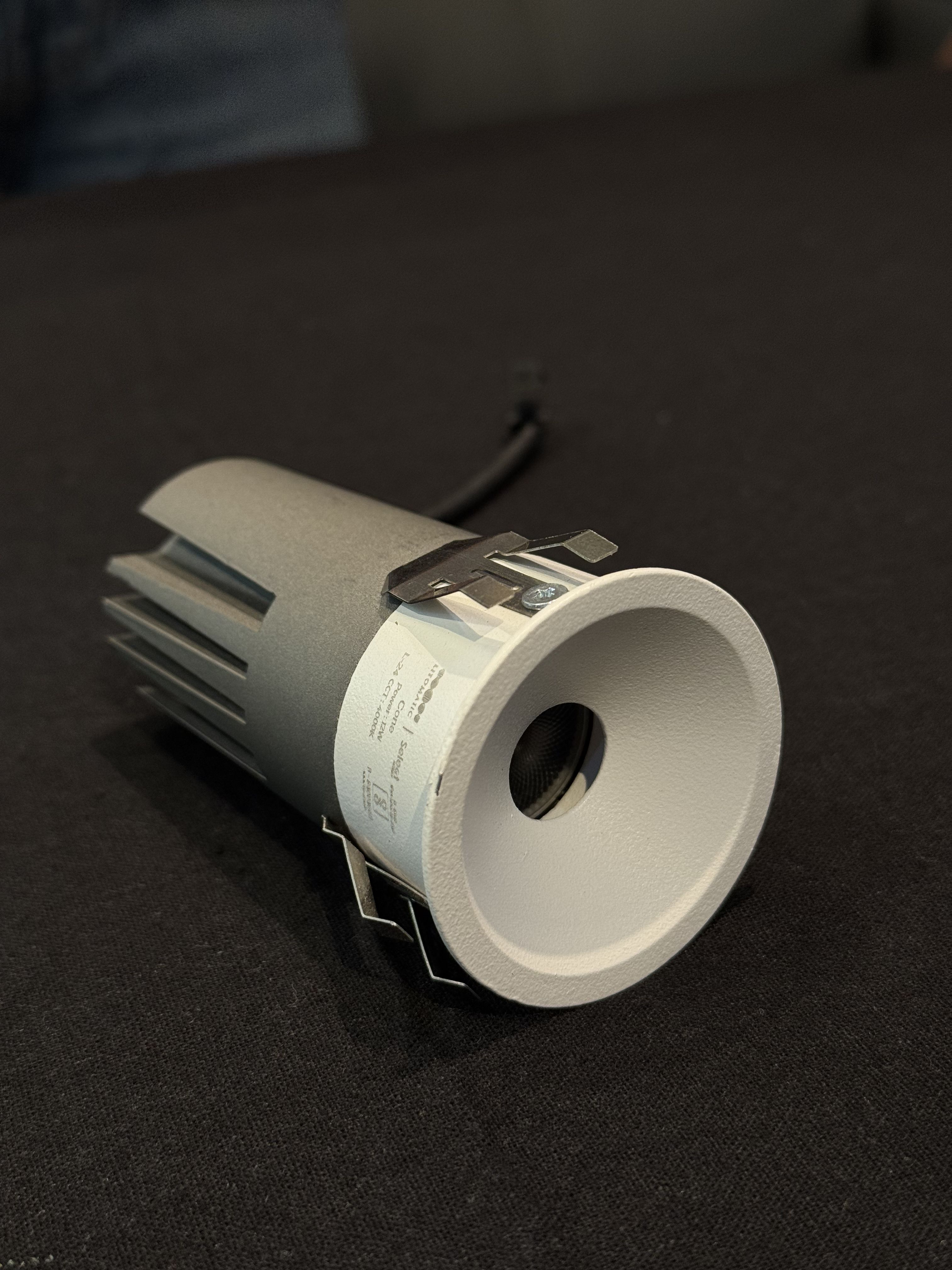 Triple-Head Linear Track Light